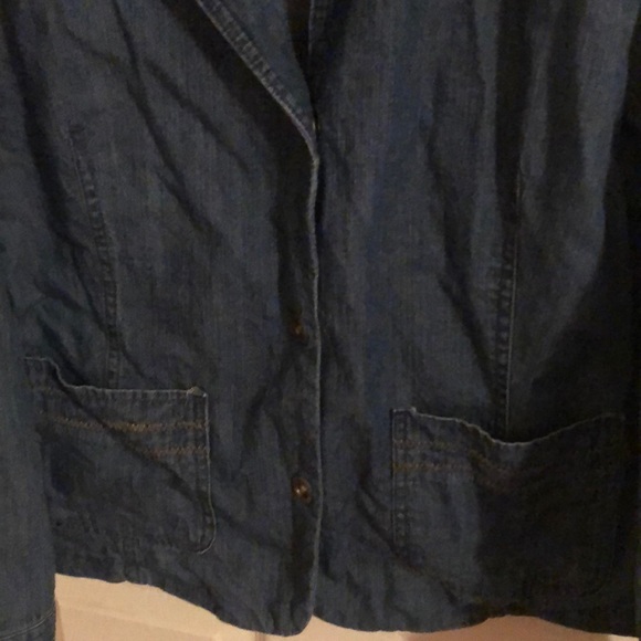 Light weight jacket - Picture 2 of 3